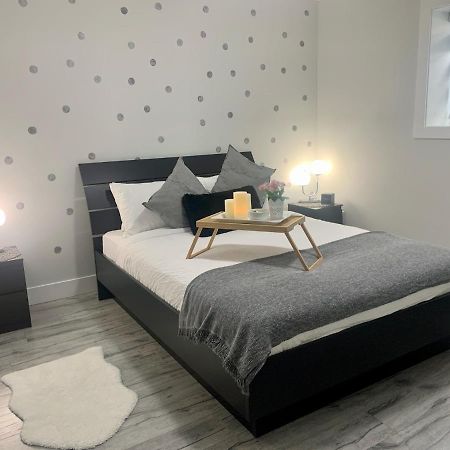 Luxurious & Stylish Two Bedroom Suite, Full Kitchen, Close To Vancouver 三角洲 外观 照片