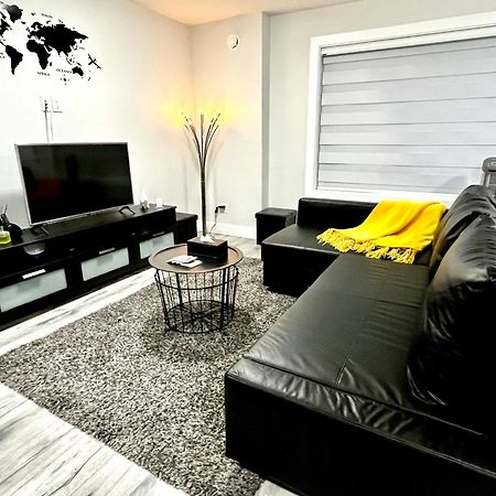 Luxurious & Stylish Two Bedroom Suite, Full Kitchen, Close To Vancouver 三角洲 外观 照片