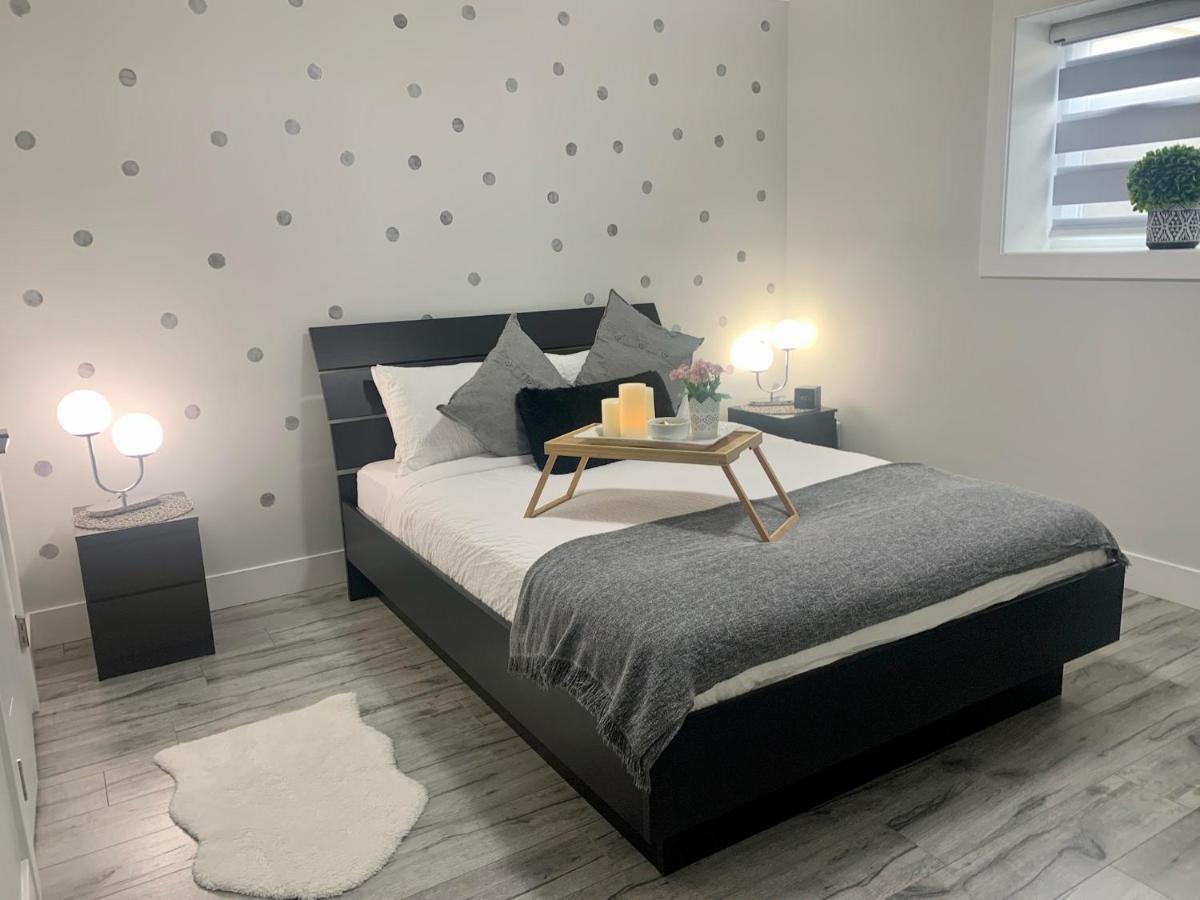 Luxurious & Stylish Two Bedroom Suite, Full Kitchen, Close To Vancouver 三角洲 外观 照片