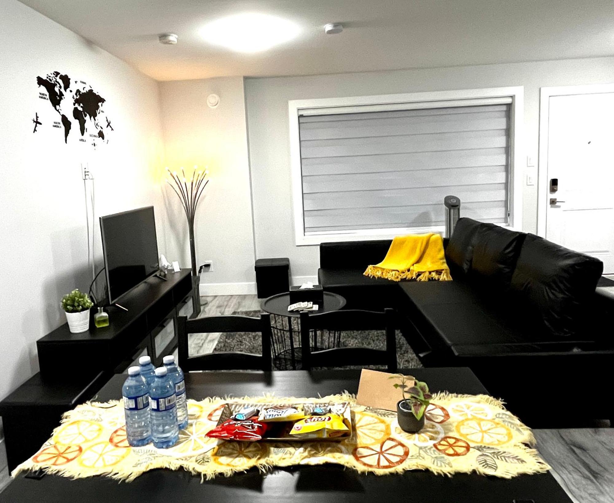 Luxurious & Stylish Two Bedroom Suite, Full Kitchen, Close To Vancouver 三角洲 外观 照片