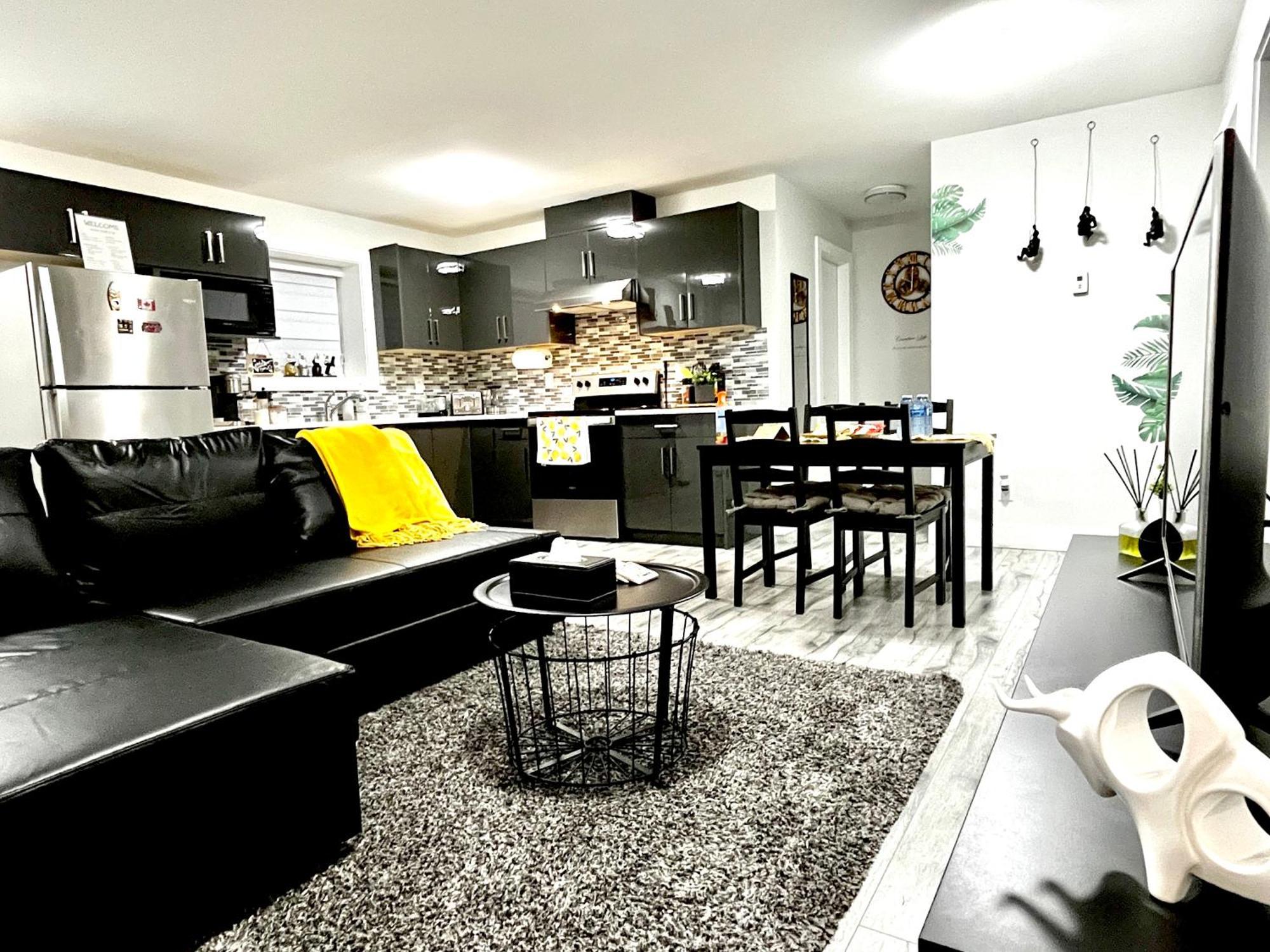 Luxurious & Stylish Two Bedroom Suite, Full Kitchen, Close To Vancouver 三角洲 外观 照片